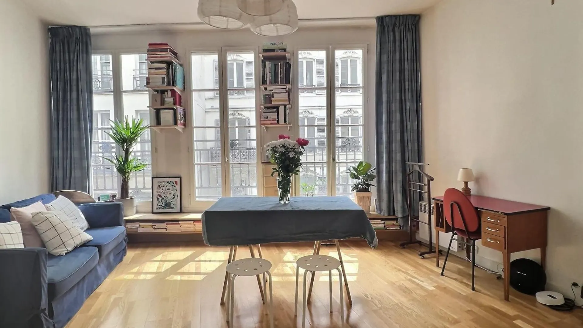 Bright 28M Apartment In The Old Halles District location